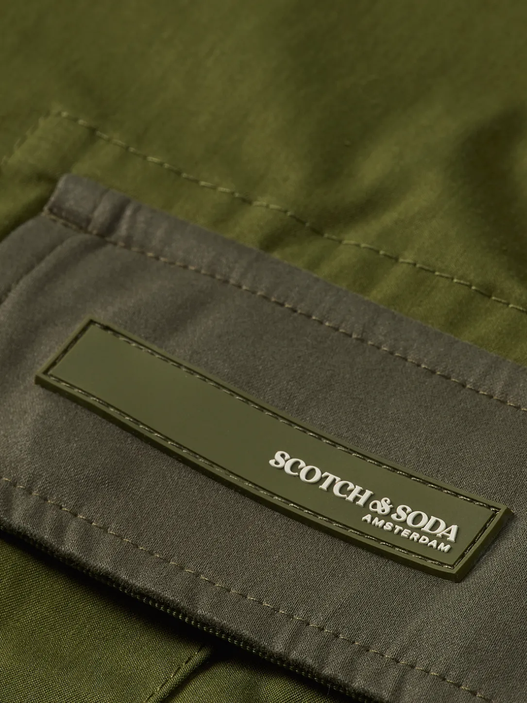 Seasonal - Contrast Trimmed Cargo Jogger